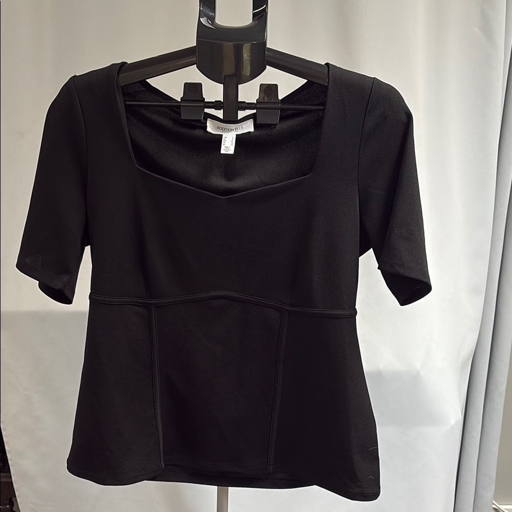 NWOT Pennington’s Edition Elle Black Top, ptp 19